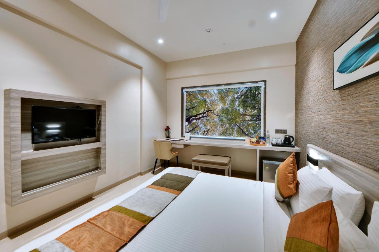 Click Hotel Pithampur Mhow Экстерьер фото