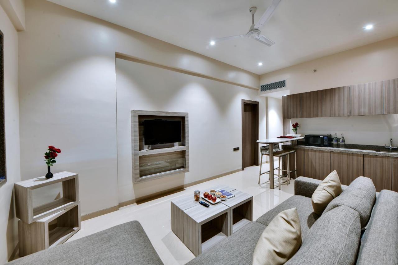 Click Hotel Pithampur Mhow Экстерьер фото