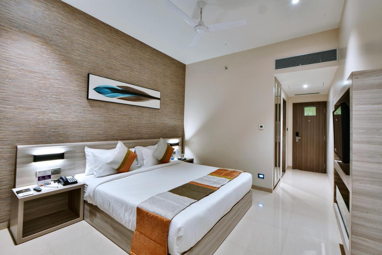 Click Hotel Pithampur Mhow Экстерьер фото