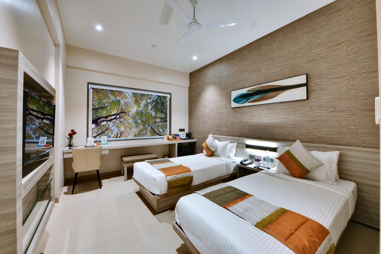Click Hotel Pithampur Mhow Экстерьер фото