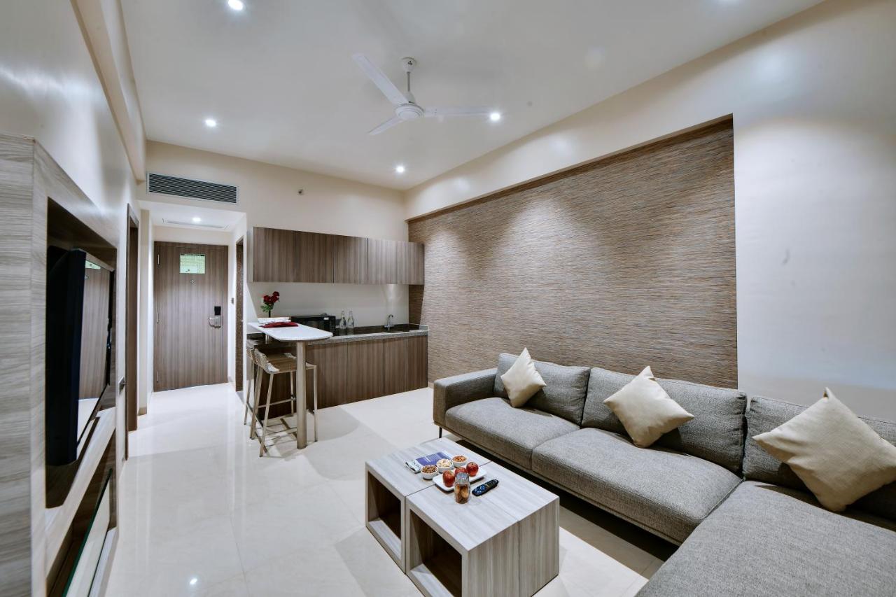 Click Hotel Pithampur Mhow Экстерьер фото